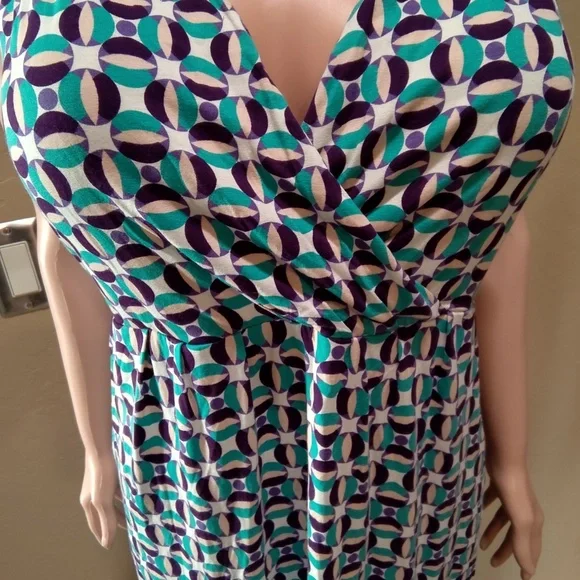 Garnet Hill Sleeveless Knit Surplice Dress with Geometric Circles - Picture 3 of 7